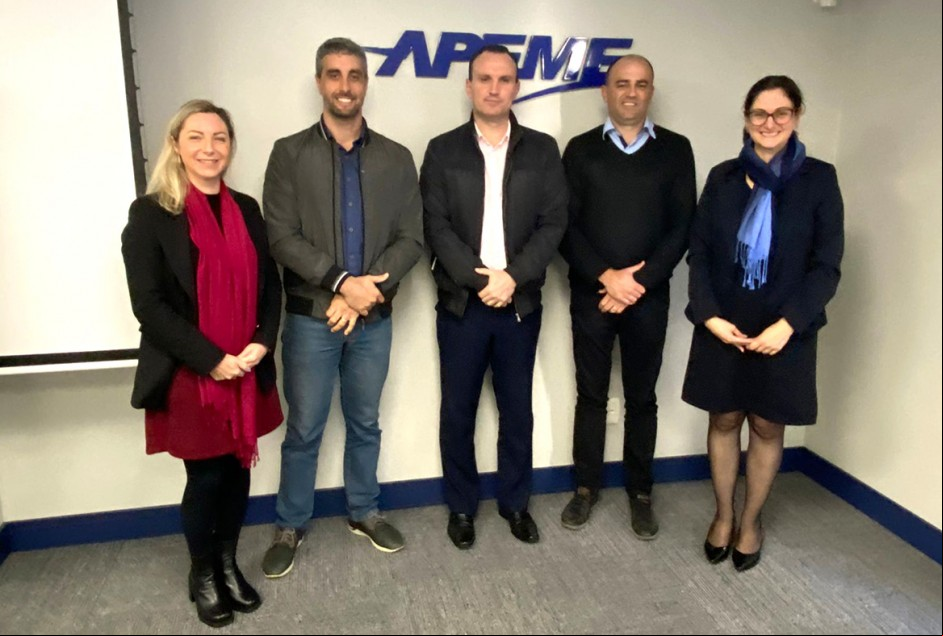 Apeme e Sebrae celebram parceria